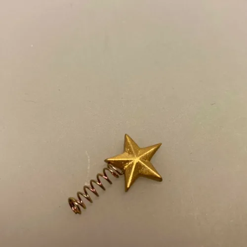 Miniature Topstjerne til juletræ guld, topstjerne, stjerne, toppen af træet, juletræet, mini juletræ, Miniature julepynt æske med julekugler, julepynt, glaskugler, æske, æske med julekugler, æske med glaskugler, glaskugler, dukkehus, dukkehusting, ting til, dukkehuset, miniaturer, nisserne, nissedør, nissebo, nissehus, julepynt, snelandskab, pynt, sætterkasse, sættekasseting, sætterkasseting, nisseting, nissetilbehør, biti, ribe