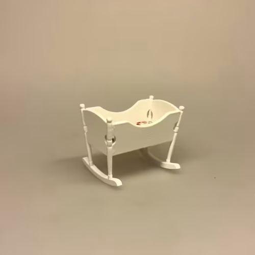 Miniature Vugge Hvid, barneseng, børneseng, spædbarn, nyfødt, dukkeseng, dukkehus, dukkehusmøbler, børneværelse, 1:12, miniaturer, babyseng, sjov, gave, symbolsk, barnedåb, dåbsgave, barselsgave, nissehus, nissebo, nissetilbehør, nisseting, ting, til, dukkestue, mini, biti, ribe, 2959, hvid