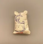 Miniature lærreds Sæk, sæk, sække, købmand, købmandsbutik, købmandsvarer, høker, spækhøker, nisseting, nissetilbehør, kaffesæk, kaffe, kartofler, sukker, mel, salt, gødning, have, nissemad, nissebo, nissedør, nissehus, nissetilbehør, dukkehus, dukkehusmad, dukkehusting, dukkehustilbehør, legemad, biti, ribe, 1:12,