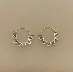 Creoler i sølv Ø 15 mm bøjle med fint mønster, takker, blomster, blade, Creoler i sølv Ø 17 mm bøjle med fint mønster, Creol øreringe sølv - bøjle med fint mønster, hoops, loops, runde, øreringe, ringe, ørenringe, bali, boho, hippie, stylish, cool, ægte, sølv, sterling sølv, billige, lave priser, kvalitet, små, specielle, mønster, maanesten