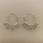 Creoler i sølv Ø 22 mm bøjle med fint mønster, Creoler i sølv Ø 15 mm bøjle med fint mønster, takker, blomster, blade, Creoler i sølv med bøjle med fint mønster, Creol øreringe sølv - bøjle med fint mønster, hoops, loops, runde, øreringe, ringe, ørenringe, bali, boho, hippie, stylish, cool, ægte, sølv, sterling sølv, billige, lave priser, kvalitet, små, specielle, mønster, maanesten