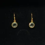 Forgyldte Ørenringe med runde facetsten - Grøn Kvarts, Forgyldte Ørenringe med runde facetsten - Grøn Agat, grønne, øreringe, ørehængere, ørenhængere, ørekroge, sten, med ægte, sten, ædelsten, grøn, guld, ægte, forgyldte, guldbelagte, sterling sølv, 925, facetslebne, facet, stine a, maanesten, enamel, marianne dulong, julie sandlau, susanne friis bjørner, dansk design, danske brands, flotte, små, gaveide, julegave, hængeøreringe, hængere, biti, ribe, champagnefarvede,