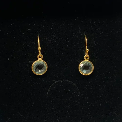 Forgyldte Ørenringe med runde facetsten - Grøn Kvarts, Forgyldte Ørenringe med runde facetsten - Grøn Agat, grønne, øreringe, ørehængere, ørenhængere, ørekroge, sten, med ægte, sten, ædelsten, grøn, guld, ægte, forgyldte, guldbelagte, sterling sølv, 925, facetslebne, facet, stine a, maanesten, enamel, marianne dulong, julie sandlau, susanne friis bjørner, dansk design, danske brands, flotte, små, gaveide, julegave, hængeøreringe, hængere, biti, ribe, champagnefarvede,