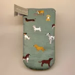 Grillhandske bomuld med tryk - Forskellige Hunde, ting med hunde, fetch, sophie allport, køkkenting, kok, madlavning, gaveide, julegave, gravhund, jack russel, westie, west highland terrier, bulldog, golden retriever, brun labrador, dalamatiner, spaniel, dansk svensk gård hund, biti, ribe