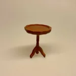 Miniature Lille rundt bord valnød, Miniature Lille rundt bord mahogny, Miniature Lille rundt bord mahogny ,Miniature Gyngestol Mahogny, Miniature kamin i Mahogny, Miniature Kamin lys træ, miniature, miniaturer, dukkehus, dukkehusting, dukkehustilbehør, ting til dukkehuset, 1:12, kamin, kaminhylde, op på kaminhylden, og glimmer på, hella joof, pejs, åben pejs, ildsted, kakkelovn, brændeovn, nissebo, nissedør, santa, chimney, chimny, nissetilbehør, nisseting, ting til nisser,