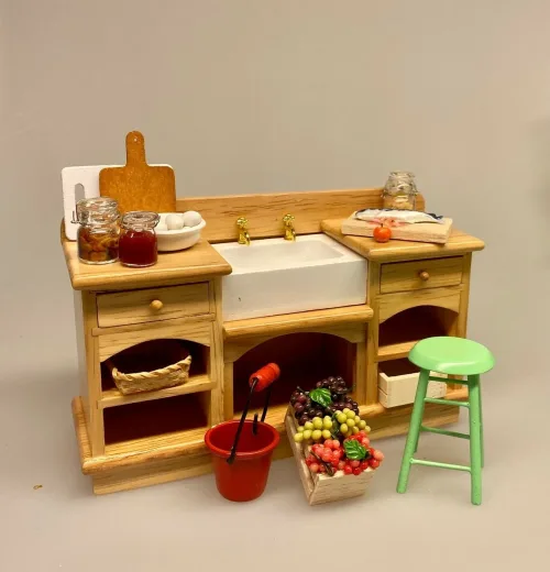 Miniature Skærebræt af træ , spækkebræt, spækbræt, spækbrædt, skærebrædt, sangskjuler, dukkehusmad, dukkekøkken, nissetilbehør, nisser, dukkehus, tilbehør, ting til, nissebo, nissedør, nissehus, dukkestue, biti, 1:12, ribe
