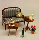 Miniature Sofa med stribet polster, empire, topersoners, dukkehusmøbler, dukkemøbler, sangskjuler, gavekort, møbler, dukkesofa, miniaturer, nissetilbehør, nissemøbler, elegant, flot, upstairs, downstairs, biedermeyer, dukkehusting, dukkehusmøbler, dukkehustilbehør, nisseting, ting til, nisser, 1:12, biti, ribe, miniature, miniaturer