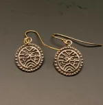 Bronze Ørehængere - Ribemønt, mønt, numismatiker, bracteat, gammel, gamle, vikingfund, ribe, udgravninger, skat. sølvskat, hedeby, vikingetiden, vikingesmykker, vikingeøreringe, øreringe, hængeøreringe, ørehængere, bronze, gylden, kobber, kobberbryllup, kobbersmykker, nordiske, guder, mytologi, aser, odin, thor, ydun, idun, freja, frej, odinsmaske, fabeldyr, museumssmykker, museums, kopi, kopismykker, biti, ribe, ansgar, dronning, dagmar, vadehavet, riberhus, valdemar,