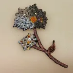 Håndlavet Broche Blå Skærmblomst, hortensia, hydragia, tidsel, blomst, skærmblomst, røllike, naturen, flora, den danske flora, farver, viol, violblå, støvet blå, lavendelblå, broche, unikke smykker, magiske smykker, magi, lykke, amulet, det bliver godt igen, kærlighed, Håndlavet Broche Kulørt Kolibri, kolibri, fugl, isfugl, fugl, dansk, natur, ornitolog, amatør, naturelsker, sommerfugle, Håndlavet Broche Kulørt sommerfugl, farverig, regnbuefarvet, kulørt, farveglad, Håndlavet Broche Blå sommerfugl, sommerfuglebroche, smykker med, smykke med, sommerfugle, eksklusive smykker, specielle, særligt, håndlavey, kunst, kunsthåndværk, broche, naturen, insekter, gaveide, gave, særlig gave, ekstraordinær, smuk, smykker, biti, ribe, unika, one of a kind, limited edition, begrænset oplag, kunstrunden, ribe, vadehavet, nationalpark, blomsterhandler, blomsterdekoratør, healing