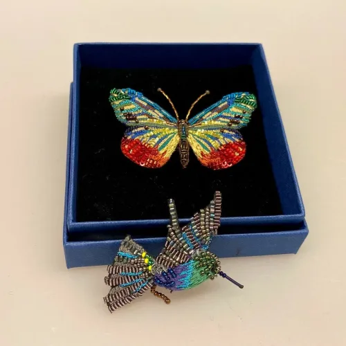Håndlavet Broche Regnbue sommerfugl, Håndlavet Broche Kulørt Kolibri, kolibri, fugl, isfugl, fugl, dansk, natur, ornitolog, amatør, naturelsker, sommerfugle, Håndlavet Broche Kulørt sommerfugl, farverig, regnbuefarvet, kulørt, farveglad, Håndlavet Broche Blå sommerfugl, sommerfuglebroche, smykker med, smykke med, sommerfugle, eksklusive smykker, specielle, særligt, håndlavey, kunst, kunsthåndværk, broche, naturen, insekter, gaveide, gave, særlig gave, ekstraordinær, smuk, smykker, biti, ribe, unika, one of a kind, limited edition, begrænset oplag, kunstrunden, ribe, vadehavet, nationalpark,