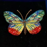 Håndlavet Broche Regnbue sommerfugl, kulørt, alle verdens farver, verden er i farver nu, det bliver godt igen, rainbow, pride, lille somerfugl, Håndlavet Broche Kulørt sommerfugl, farverig, regnbuefarvet, kulørt, farveglad, Håndlavet Broche Blå sommerfugl, sommerfuglebroche, smykker med, smykke med, sommerfugle, eksklusive smykker, specielle, særligt, håndlavey, kunst, kunsthåndværk, broche, naturen, insekter, gaveide, gave, særlig gave, ekstraordinær, smuk, smykker, biti, ribe, unika, one of a kind, limited edition, begrænset oplag, kunstrunden, ribe, vadehavet, nationalpark,