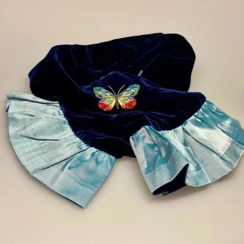 Håndlavet Broche Regnbue sommerfugl, kulørt, alle verdens farver, verden er i farver nu, det bliver godt igen, rainbow, pride, lille somerfugl, Håndlavet Broche Kulørt sommerfugl, farverig, regnbuefarvet, kulørt, farveglad, Håndlavet Broche Blå sommerfugl, sommerfuglebroche, smykker med, smykke med, sommerfugle, eksklusive smykker, specielle, særligt, håndlavey, kunst, kunsthåndværk, broche, naturen, insekter, gaveide, gave, særlig gave, ekstraordinær, smuk, smykker, biti, ribe, unika, one of a kind, limited edition, begrænset oplag, kunstrunden, ribe, vadehavet, nationalpark,