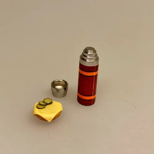 Miniature Bolle med ost og agurk, BMO; ostemad, elsker, ost, ost ost, bolle, tebolle, rundstykke, madpakke, lunch, picknick, mellemmad, Miniature Fransk ost i to stykker, miniature mad, mini, ost, fransk ost, la gryere, la rustique, minimad, dukkehus, dukkehusmad, til dukkehuset, nissebo, nissemad, nissedør, til nisser, sætterkasse, sættekasse, til, sætterkassen, dukkestuen, dukkestue, sangskjuler, elsker ost, osteelsker, gavekort, symbolsk, speciel, tale, gimmick, biti, ribe