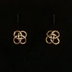Vikingeørestikkere Bronze - Jordknuden, Vikingeørestikkere Bronze - Jordknuden Lille, vikinger, vikingesmykker, vikingeørestikkere, ørestikkere, studs, bronze, guld, ægte, vikingetiden, keltiske, gyldne, små, flettede, fletværk, kopismykker, kopi, fund, udgravninger, guldskat, sølvskat, vikingekopi, museumssmykker, museumssmykke, knude, knuder, interessante, flotte, specielle, nordiske, guder, aser, asatro, solhverv, evigheden, infinity, never ending, amulet, amuletter, harmoni, harmoniske, ribe, ansgar, dagmar, vadehavet, domkirkepladsen, domkirke, biti,