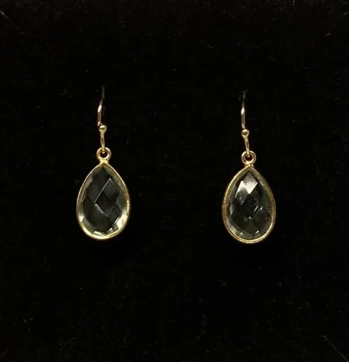 Guld Ørenringe med Facet Dråber - Grøn Kvarts, sart grønne, lysegrøn, champagnefarvet, grønlig, Forgyldte Ørenringe med runde facetsten - Grøn Kvarts, Forgyldte Ørenringe med runde facetsten - Grøn Agat, grønne, øreringe, ørehængere, ørenhængere, ørekroge, sten, med ægte, sten, ædelsten, grøn, guld, ægte, forgyldte, guldbelagte, sterling sølv, 925, facetslebne, facet, stine a, maanesten, enamel, marianne dulong, julie sandlau, susanne friis bjørner, dansk design, danske brands, flotte, små, gaveide, julegave, hængeøreringe, hængere, biti, ribe, champagnefarvede,