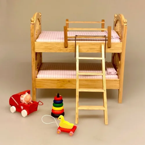 Miniature Top med Kulørte Ringe, ringspil, stabeltårn, top, legetøj, dukkebørn, børneværelse, dukkehus, ting til, dukkehusting, dukkehustilbehør, 1:12, dukkehuset, nisser, nissebørn, nissedør, julemandens, værksted, julekalender, for børn, miniature, biti, ribe