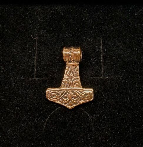 Vikingevedhæng Bronze Thorshammer - tosidet med runer, thor, vikingesmykker, vedhæng, vikingevedhæng, dobbelt, mønster, vikingefund, gamle, guder, aser, mytologi, museumssmykker, kopismykker, vikingekopi, biti, ribe, dmkirke,