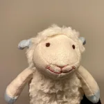 Bamse - Lille plys Lam lyseblå, Bamse - Lille plys Lam rosa, lam, lammebamse, bamselam, krammedyr, krammebamse, sovedyr, lille, handy, til børn, puttedyr, følgesvend, gaveide, påske, påskeæg, i stedet for, børnebørn, babyshower, barnedåb, dåbsgave, barselsgave, til, baby, den lille ny, påskebamse, plys, plysdyr, påskelam, biti, ribe