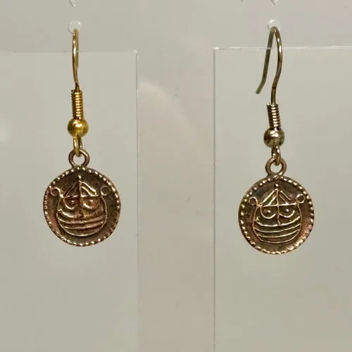 Bronze Ørehængere - Hedeby Mønter, Bronze Ørehængere - Ribemønt, mønt, numismatiker, bracteat, gammel, gamle, vikingfund, ribe, udgravninger, skat. sølvskat, hedeby, vikingetiden, vikingesmykker, vikingeøreringe, øreringe, hængeøreringe, ørehængere, bronze, gylden, kobber, kobberbryllup, kobbersmykker, nordiske, guder, mytologi, aser, odin, thor, ydun, idun, freja, frej, odinsmaske, fabeldyr, museumssmykker, museums, kopi, kopismykker, biti, ribe, ansgar, dronning, dagmar, vadehavet, riberhus, valdemar,