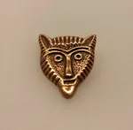 Bronze Vikingevedhæng - Fenris Ulvehoved Fladt, Bronze Vikingevedhæng - Fenris Ulvehoved, ulv, ulvehoved, fenris, fenrisulven, loke, asgård, aser, nordiske, guder, museumssmykker, museums, mytologi, myter, mytisk, dyr, smykke, vedhæng, bronze, gylden, vikingesmykker, biti, ribe, fund, specielt, flot, tungt, gedigent