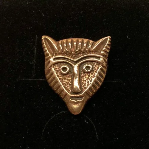 Bronze Vikingevedhæng - Fenris Ulvehoved Fladt, Bronze Vikingevedhæng - Fenris Ulvehoved, ulv, ulvehoved, fenris, fenrisulven, loke, asgård, aser, nordiske, guder, museumssmykker, museums, mytologi, myter, mytisk, dyr, smykke, vedhæng, bronze, gylden, vikingesmykker, biti, ribe, fund, specielt, flot, tungt, gedigent