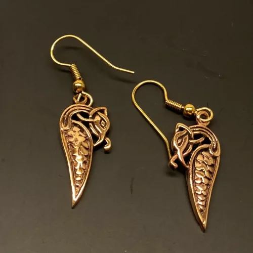 Bronze Øreringe - Slange Dråbeformet, slanger, midgårdsormen, nordiske, guder, aser, nordisk, mytologi, vikinger, vikingesmykker, vikingeøreringe, ørehængere, bronze, bronzesmykker, kobber, smykker, øreringe, elegante, specielle billige, kvalitet, flotte, gyldne, guld, ægte, museumssmykker, dansk, fund, danske, biti, ribe, ansgar, udgravninger, kopi