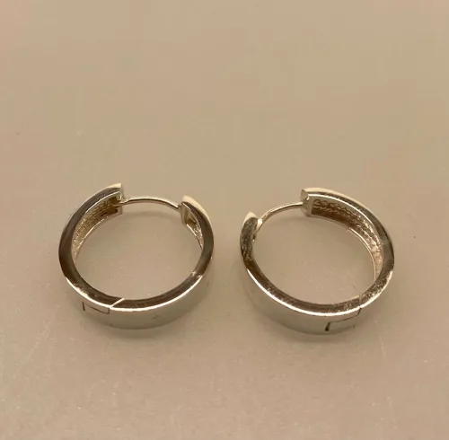 Creoler i sølv Ø 22 mm glatte hoops - Brede med click, brede, store, blanke, lys, sølv, klapp-creoler, click, lås, elegante, stilige, flotte, sølvøreringe, sølvsmykker, biti, ribe