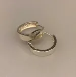 Creoler i sølv Ø 22 mm glatte hoops - Brede med click, brede, store, blanke, lys, sølv, klapp-creoler, click, lås, elegante, stilige, flotte, sølvøreringe, sølvsmykker, biti, ribe