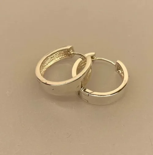 Creoler i sølv Ø 22 mm glatte hoops - Brede med click, brede, store, blanke, lys, sølv, klapp-creoler, click, lås, elegante, stilige, flotte, sølvøreringe, sølvsmykker, biti, ribe