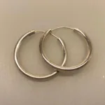Creoler i sølv Ø 30 mm glatte hoops 3 mm, store, kraftige, tykke, sølvøreringe, creoler, sølv, øreringe, runde, ringe, ørenringe, chunky, stilige, simple, statement, smykker, stine a, maanesten, enamel, susanne friis bjørner, cph, biti, ribe, danske, brands, mærker,