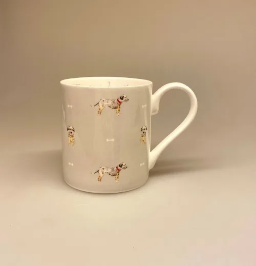 Krus - Ben Porcelæn - Terrier Hunde, cairn, terrier, terriere, ruhåret, gravhund, gravhudne, hundeting, kop, krus, hundekop, hundeting, hundeejer, ting med, gaveide, kæledyr, kaffe, te, kakao, tekop, tekrus, kaffekop, kop, krus, tekop, tekrus, tea, teatime, afternoon tea, engelsk, bone china, benporcelæn, tynd, fin, kvalitet, porcelæn, hygge, personlig, gave, symbolsk, hundepasser, hundelufter, biti, ribe