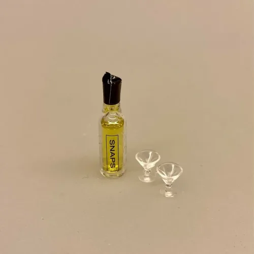 Miniature Snapseglas på fod klare små, spidsglas, Miniature Glas på fod klare små, likørglas, hedvinsglas, snapseglas, hvidvinsglas, små, drikkeglas, dukkehuset, dukkheusting, nisserne, tilbehør, miniature, miniaturer, 1:12, dukkestue, lundby, dukkehus, biti, ribe