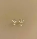 Miniature Snapseglas på fod klare små, spidsglas, Miniature Glas på fod klare små, likørglas, hedvinsglas, snapseglas, hvidvinsglas, små, drikkeglas, dukkehuset, dukkheusting, nisserne, tilbehør, miniature, miniaturer, 1:12, dukkestue, lundby, dukkehus, biti, ribe