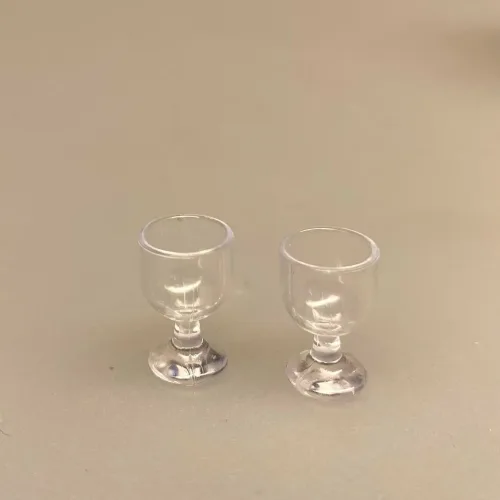 Miniature Vinglas på fod klare, Miniature Glas på fod klare, glas, på fod, vinglas, service, dukkehus, dukkehustilbehør, nissetilbehør, nissedør, nissebo, sættekasse, sætterkasse, sættekasseting, amagerhylde, pynt, småt, dukkestue, tilbehør til, miniaturer, miniature, miniatyre, drikkeglas, biti, ribe