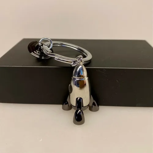 Nøglering - Rumraket og Planeten Saturn, planeter, galakser, stjerne, stjernekikkert, space, astronaut, neil amstrong, månelanding, rumskib, rumraket, raket, apollo, saturn, planet, planeter, fjerne, tin-tin, stilren, design, cool, old school, klassisk, flot, lækkert, kvalitet, rumrejse, biti, ribe