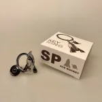 Nøglering - Rumraket og Planeten Saturn, planeter, galakser, stjerne, stjernekikkert, space, astronaut, neil amstrong, månelanding, rumskib, rumraket, raket, apollo, saturn, planet, planeter, fjerne, tin-tin, stilren, design, cool, old school, klassisk, flot, lækkert, kvalitet, rumrejse, biti, ribe