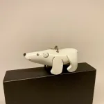 Nøglering af Kernelæder - Isbjørn, isbjørne, polarbjørn, polar bear, antarktis, arktis, nordpolen, grønland, sne, natur, ekspedition, slæde, hundeslæde, rejse, gaveide, nordisk film, knut, isbjørneunge, kær, gaveide, biti, ribe, nøglering,