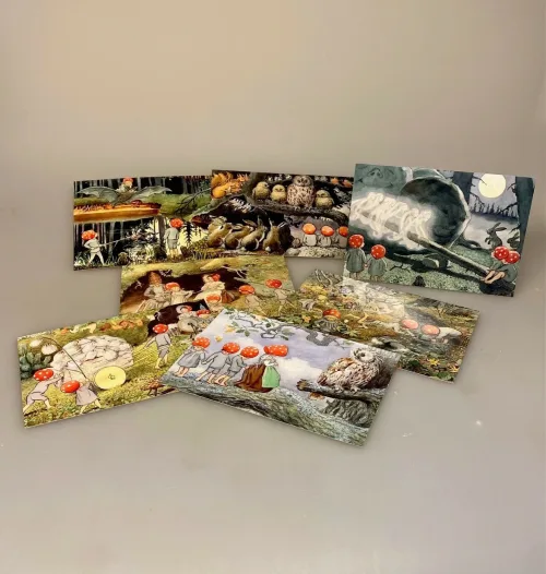 Postkort pakke - Elsa Beskow Tomtebo børnene, nostalgi, vintage, elsa beskow, småland, astrid lindgren, skoven, skovnisser, tomter, tomtebo, tomtebobarnen, tomtebobørnene, postkort, billeder, børneværelset, kort, elsa, besekow, besekov, biti, ribe, til børn, papirvarer, til og fra, gave, barnedåb, biti