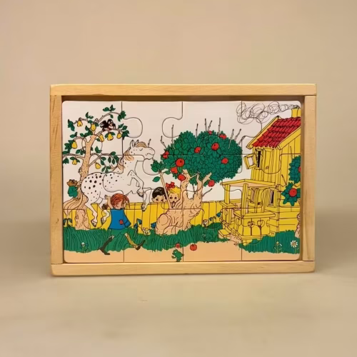 Elsa Beskow trææske med 4 puslespil - Pippi og Emil, spil, puslespil, gaveide, børnebørn, dåb, dåbsgave, barnedåb, fødselsdag, pippi langstrømpe, astrid lindgren, emil, fra lønneberg, småland, eventyr, helte, biti, ribe,, Pippi & Emil Trææske med Astrid Lindgren 4 puslespil