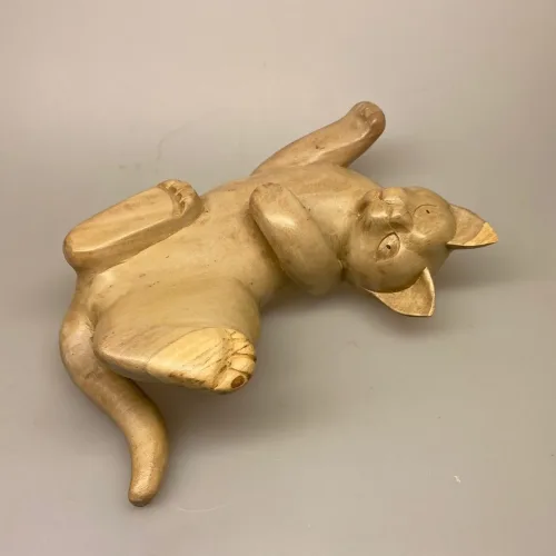 Kat - håndskåret træ - ligger på ryg XL Grå, suar, stor, kat, katte, naturlig, størrelse, naturtro, kattefigur, flot, lækker, kunst, gave, biti, ribe