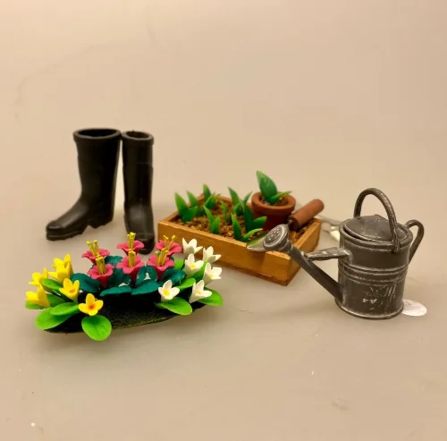 Miniature Bed med sommerblomster, garden, gartner, have, havearbejde, havearkitekt, blomster, sommerblomster, gavekort, symbolsk, gaveide, sangskjuler, haveentusiast, uddannet, landskabsarkitekt, planteskole, biti, ribe, miniaturer, dukkehus, ting til, tilbehør,