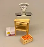Miniature Kasse med Græskar, halloween, oktober, dukkehuset, efterårspynt, miniaturer, miniature, dukkestuen, grønt, grøntsager, legemad, grønthandel, sætterkasse, gavekort, pengegave, sangskjuler, biti, nissetilbehør,
