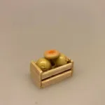 Miniature Kasse med Honningmeloner, galia, melon, frugt, frugtkasse, dukkehuset, købmandsbutik, legemad, miniature, mad, dukkehusmad, dukkehustilbehør, grønthandel, grønthandler, frugt, grønt, nisser, nissetilbehør, sætterkasse, gartner, drivhus, gave, gavekort, symbolsk, pengegave, sangskjuler, biti, ribe