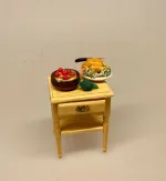 Miniature Salatskål, italien, italiensk, mad, tomatsalat, mozarella, caprese, grønt, dukkehus, tilbehør, dukkehusmad, dukkemad, legemad, sangskjuler, gavekort, rejsegavekort, toscana, lucca, biti, ribe, rom, sienna,