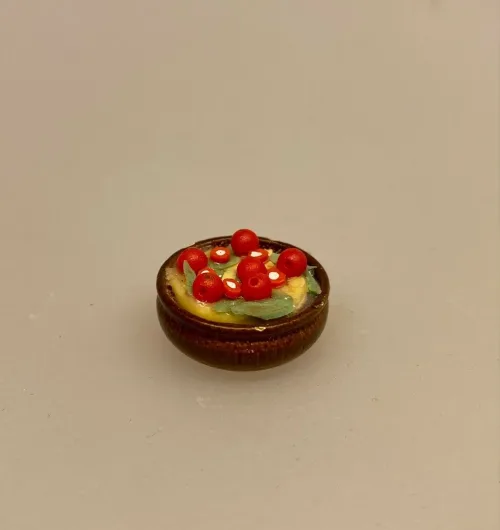 Miniature Salatskål, italien, italiensk, mad, tomatsalat, mozarella, caprese, grønt, dukkehus, tilbehør, dukkehusmad, dukkemad, legemad, sangskjuler, gavekort, rejsegavekort, toscana, lucca, biti, ribe, rom, sienna,