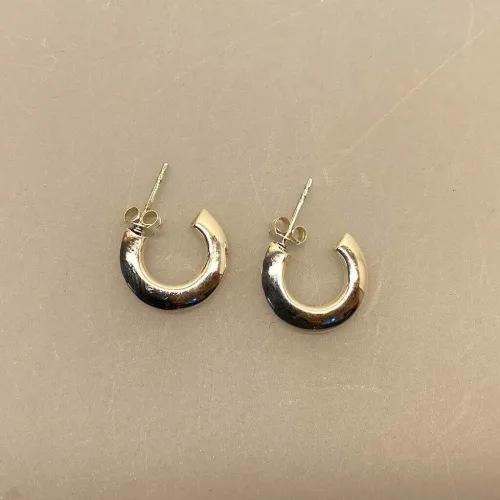 Creoler i sølv Ø 16 mm - Kantede hoops med stik, kd, 14160, ægte, sølv, sølvøreringe, runde, ringe, med stik, stikkere, sølvøreringe, smykker, sterling, sølv, ren, 925, nikkelfri, allergitestet, moderigtige, smarte, stilede, stilige, elegante, klassiske, flotte, studentergave, moderne, dansk design, danske, brands, billige, tilbud, smukke, blank, med studs, stikkere, stikcreoler, biti, ribe, stine a, maanesten, enamel, pico, jane kønig,