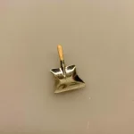 Miniature Fejeblad med træhåndtag, fejeblad, fejebakke, rengøring, håndstøvsuger, rengøringshjælp, rengøringsjob, hushjælp, housefrau, husmor, miniature, sjov, gavekort, sangskjuler, personlig, mini, 1:12, dukkehus, tilbehør, ting til, sætterkassen, sættekassen, nisserne, nissedør, nissehus, nissebo, jul, biti, ribe