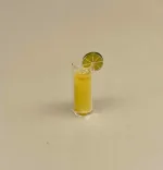 Miniature Glas med Mojito, drinks, long drinks, sweppes, lemon, sodavand, glas, lille, miniature, miniaturer, sangskjuler, konfirmation, fødselsdag, symbolsk, gave, i byen, bytur, sjov, sætterkasse, sættekasse, dukkehus, nisser, nissedør, eksamen, bartender, job, færdig, uddannet, 1:12, tilbehør, ting, biti, ribe