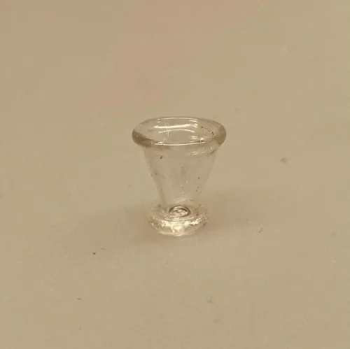 Miniature Glas mundblæst konisk, dessert, dessertglas, is, cafe, butik, dukkehus, tilbehør, ting til, dukkestue, biti, ribe