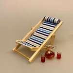 Miniature Glaskande med Iste og 2 glas, iste, ice tee, fersken, sommer, sommerdrik, læskende, læskedrik, glas, kande, miniature, terrasse, ferie, sommerferie, dukkehus, ting, tilbehør, sætterkasse, sættekassen, sangskjuler, rejsegavekort, gavekort, symbolsk, biti, ribe, nisser, 1:12, barbie, miniaturer